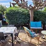Pavillon Cosy Avec Terrasse A 250m De La ! - Fr-1-409-288 Villa *