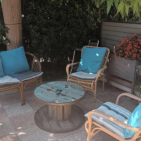 Pavillon Cosy Avec Terrasse à 250m De La ! - Fr-1-409-288 Narbona